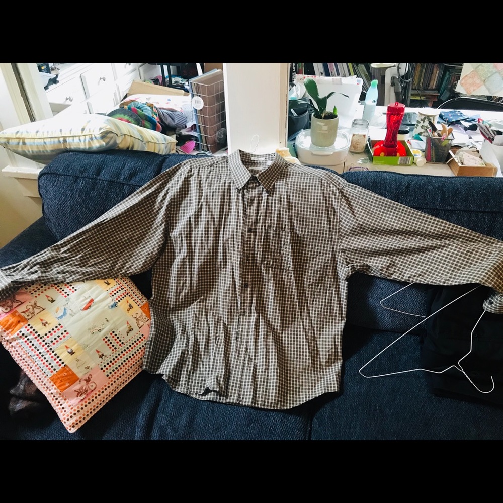 VanHuesen Brown Checkered Button-downed shirt